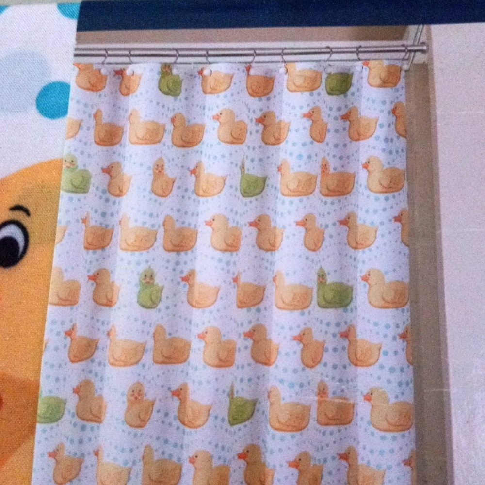 FUN!! Ducky Shower Curtain - Picture 2 of 6